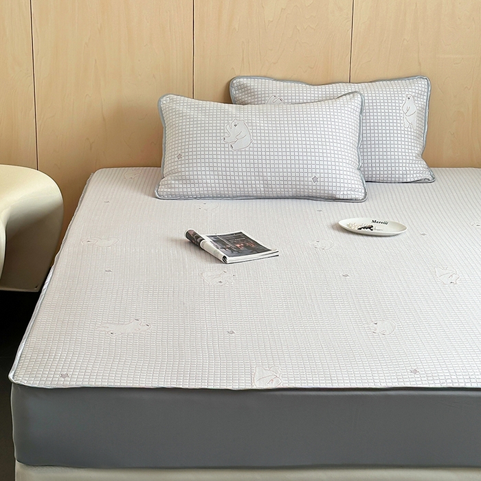 91家纺网 家纺一手货源 找家纺 顾里家纺 新款冰豆豆立体提花软席床笠款 北极熊紫