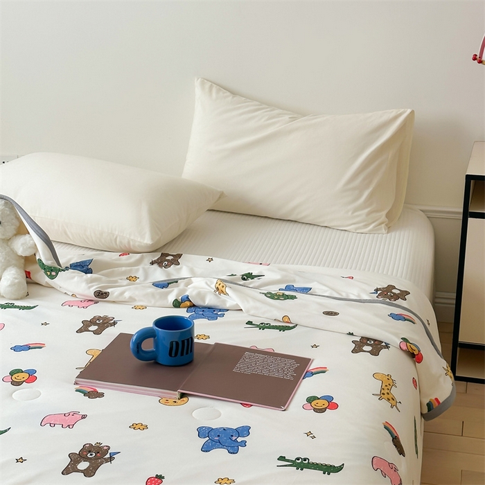 91家纺网 家纺一手货源 找家纺 觅糖  2024春夏新款针织云柔大豆夏被24组 动物乐园