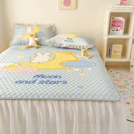 91家纺网 家纺一手货源 找家纺 （总）柒月家居 2024新款奶油风大版凉感丝床裙款乳胶席