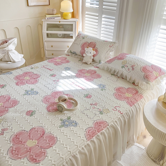 91家纺网 家纺一手货源 找家纺 慕澄家纺 2024新款小版印花床裙款乳胶凉席三件套 床裙款-心花怒放