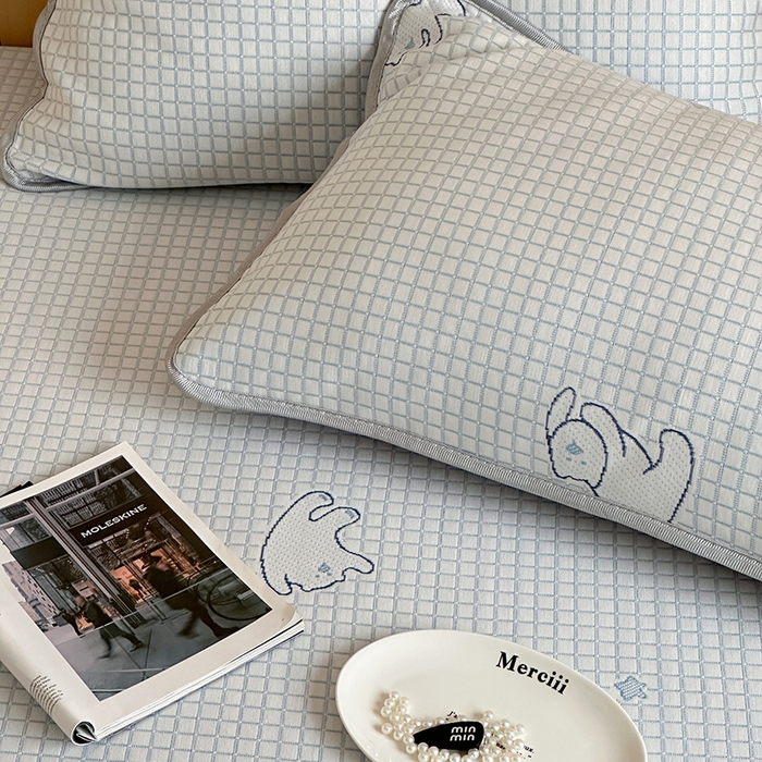 91家纺网 家纺一手货源 找家纺 顾里家纺 新款冰豆豆立体提花软席床笠款 北极熊蓝