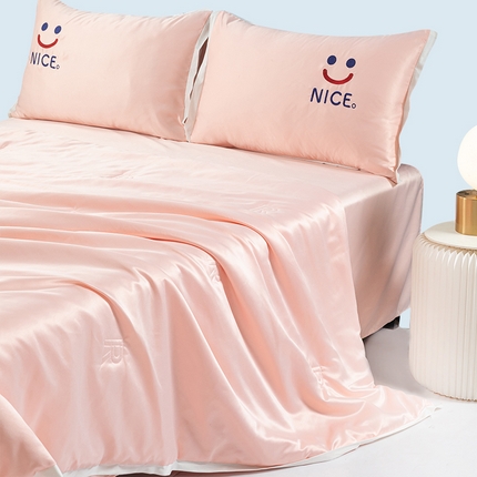 91家纺网 家纺一手货源 找家纺 （总）梦镜 2025新款A类母婴级凉感夏被四件套-微笑