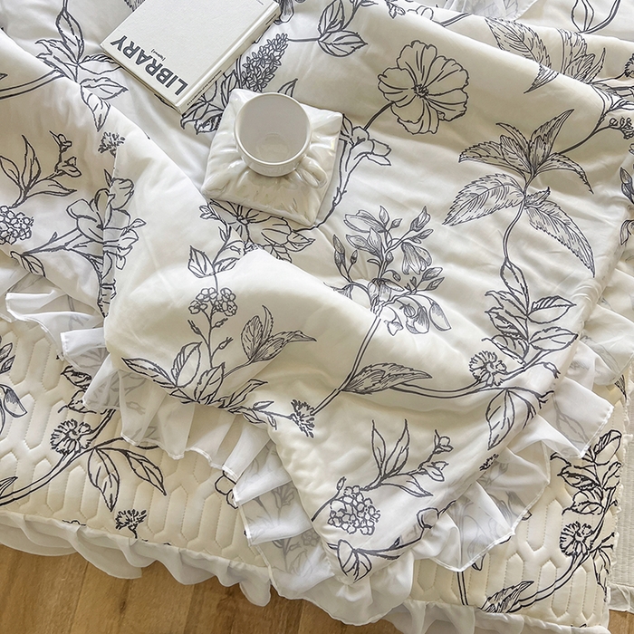 91家纺网 家纺一手货源 找家纺 （总）慕澄家纺 2024新款小版印花床裙款乳胶凉席凉感丝夏被四件套