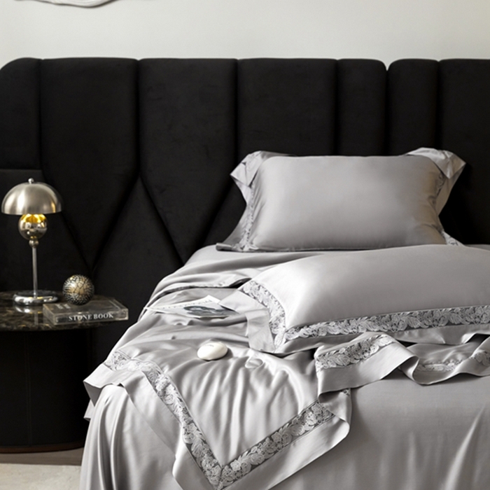 91家纺网 家纺一手货源 找家纺 榻尚家居 2024新款天丝棉镂空夏被四件套-云绡系列 云绡-优雅灰天丝棉夏被四件套