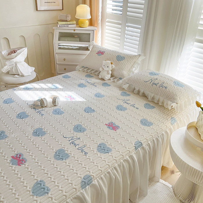 91家纺网 家纺一手货源 找家纺 慕澄家纺 2024新款小版印花床裙款乳胶凉席三件套 床裙款-心情