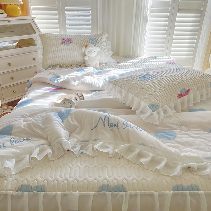 91家纺网 家纺一手货源 找家纺 慕澄家纺 2024新款小版印花床裙款乳胶凉席凉感丝夏被四件套 床裙款-心情