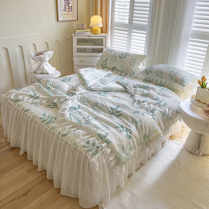 91家纺网 家纺一手货源 找家纺 慕澄家纺 2024新款小版印花床裙款乳胶凉席凉感丝夏被四件套 床裙款-绿叶