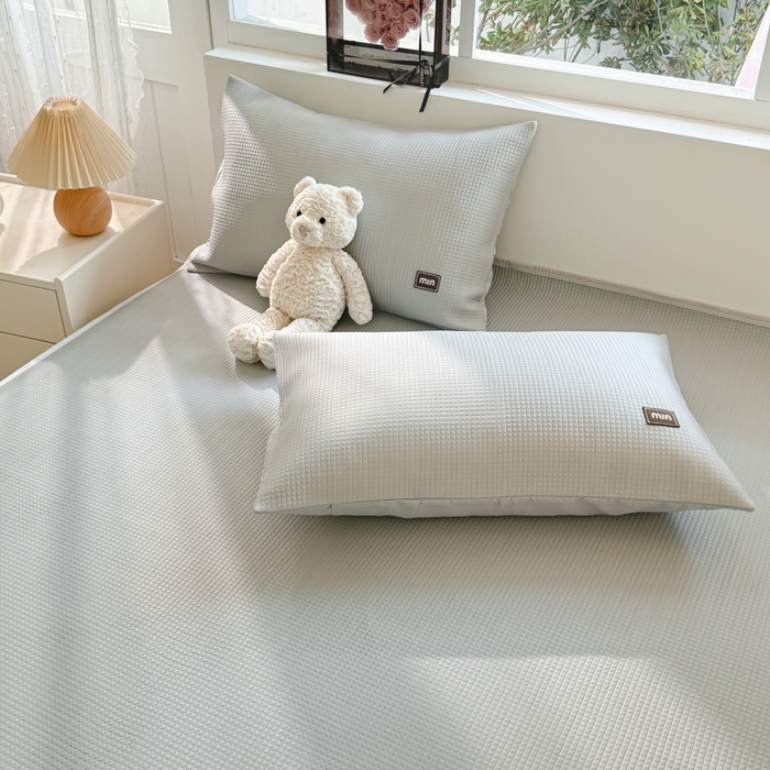 91家纺网 家纺一手货源 找家纺 慕澄家纺 2024新款高克重冰豆豆复合纯色贴标凉席  冰激凌-灰