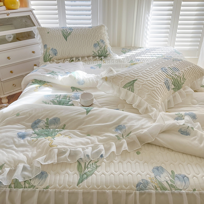 91家纺网 家纺一手货源 找家纺 慕澄家纺 2024新款小版印花床裙款乳胶凉席凉感丝夏被四件套 床裙款-祈愿