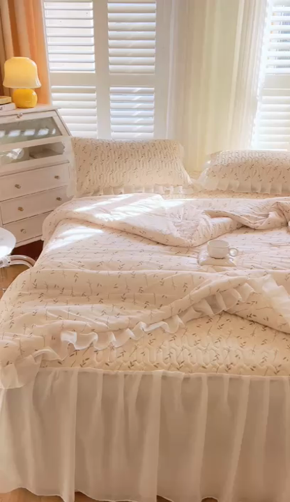 91家纺网 家纺一手货源 找家纺 慕澄家纺 2024新款小版印花床裙款乳胶凉席凉感丝夏被四件套 床裙款-叶子青青