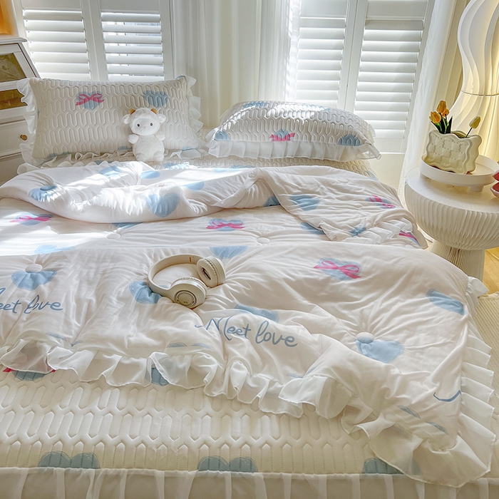 91家纺网 家纺一手货源 找家纺 慕澄家纺 2024新款小版印花床裙款乳胶凉席凉感丝夏被四件套 床裙款-心情