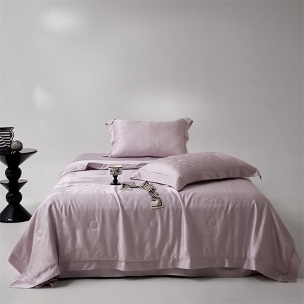 91家纺网 家纺一手货源 找家纺 头等舱 2025新款双A类抗菌100S莱赛尔大提花大豆夏被 秘密花园-蔷薇粉