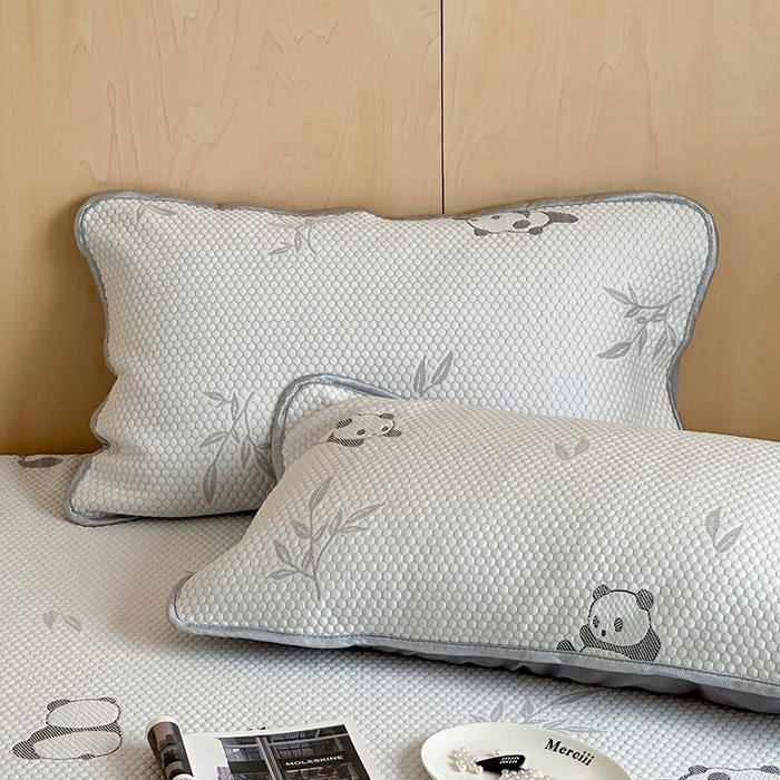 91家纺网 家纺一手货源 找家纺 顾里家纺 新款冰豆豆立体提花软席床笠款 国宝熊猫灰