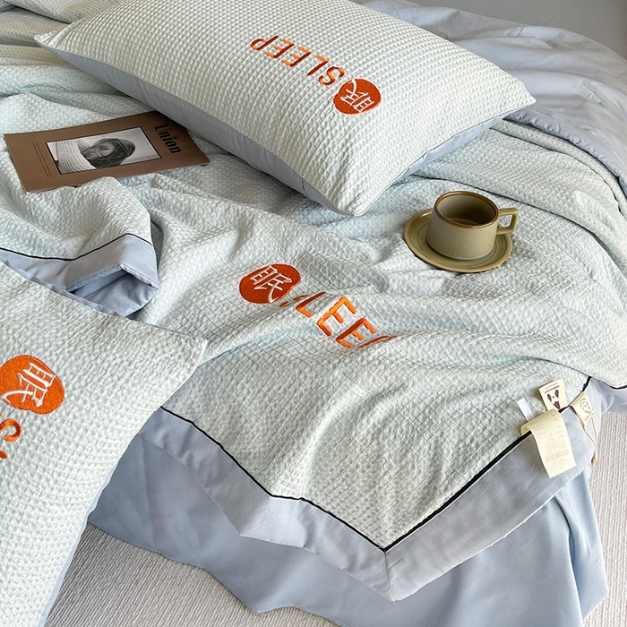 91家纺网 家纺一手货源 找家纺 眠博士 2024新款A类全棉华夫格拼角夏被套件系列 夏被-雾蓝