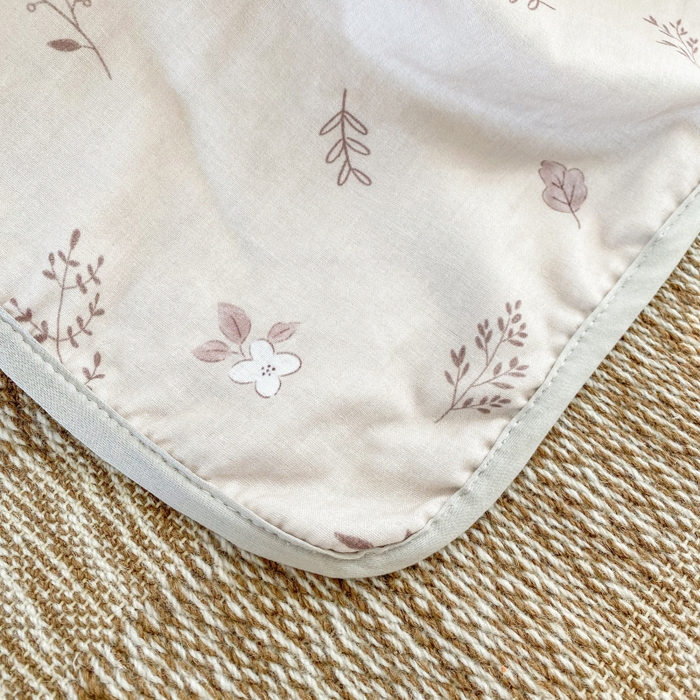 91家纺网 家纺一手货源 找家纺 潮邦 2025新款全棉双层纱多功能盖毯 背包兔