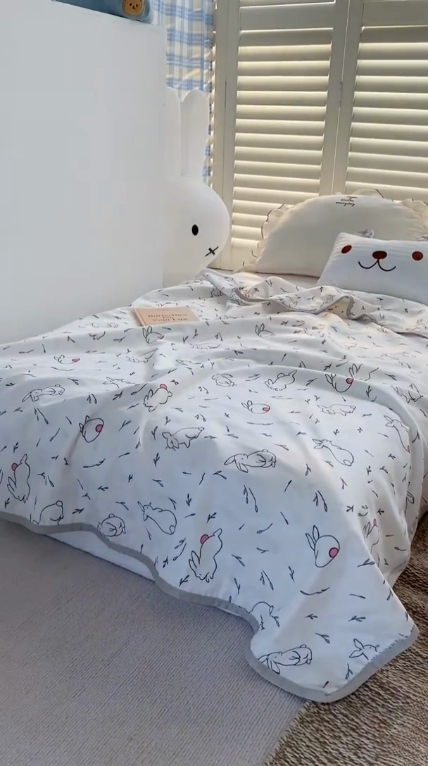 91家纺网 家纺一手货源 找家纺 潮邦 2025新款全棉双层纱多功能盖毯 兔跳跳