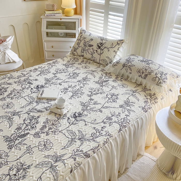 91家纺网 家纺一手货源 找家纺 （总）慕澄家纺 2024新款小版印花床裙款乳胶凉席三件套