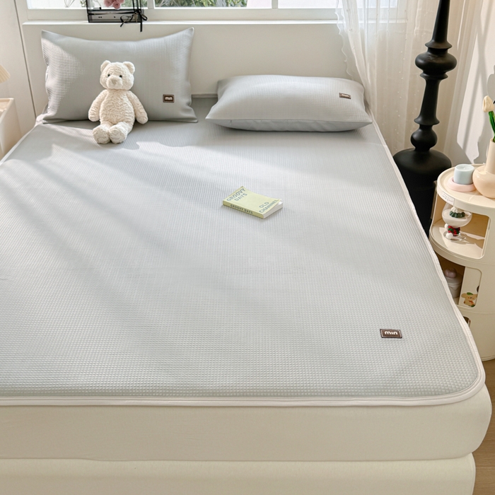 91家纺网 家纺一手货源 找家纺 慕澄家纺 2024新款高克重冰豆豆复合纯色贴标凉席  冰激凌-灰