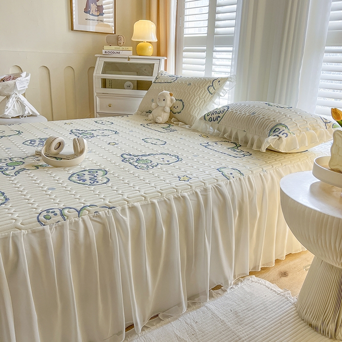 91家纺网 家纺一手货源 找家纺 慕澄家纺 2024新款小版印花床裙款乳胶凉席三件套 床裙款-顽皮小恐龙