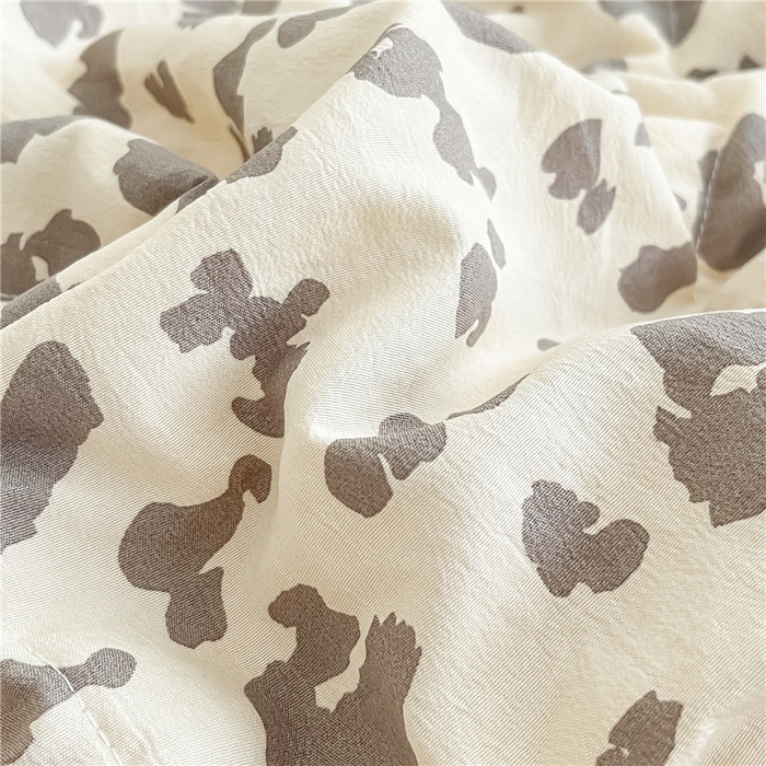 91家纺网 家纺一手货源 找家纺 梵克保罗 2024新款春夏水洗棉麻双层纱夏被四件套 简约豹纹