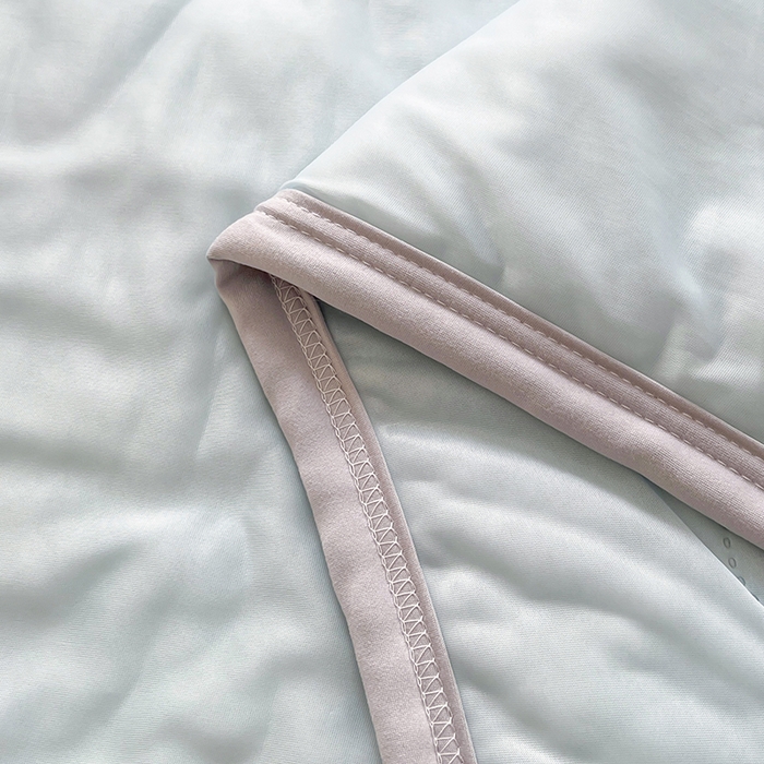 91家纺网 家纺一手货源 找家纺 爱洛 2024新款凉感丝乳胶凉席夏被四件套夏凉被空调被乳胶席 浅蓝