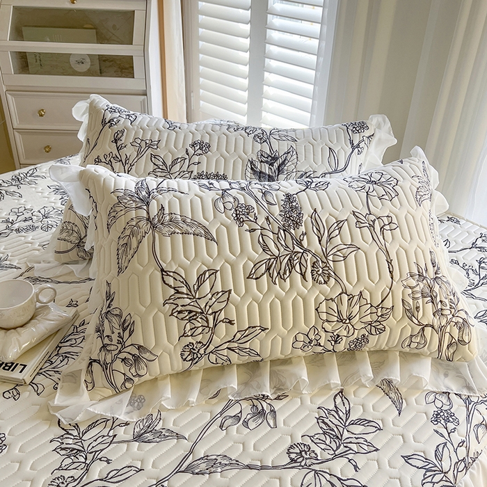 91家纺网 家纺一手货源 找家纺 （总）慕澄家纺 2024新款小版印花床裙款乳胶凉席三件套