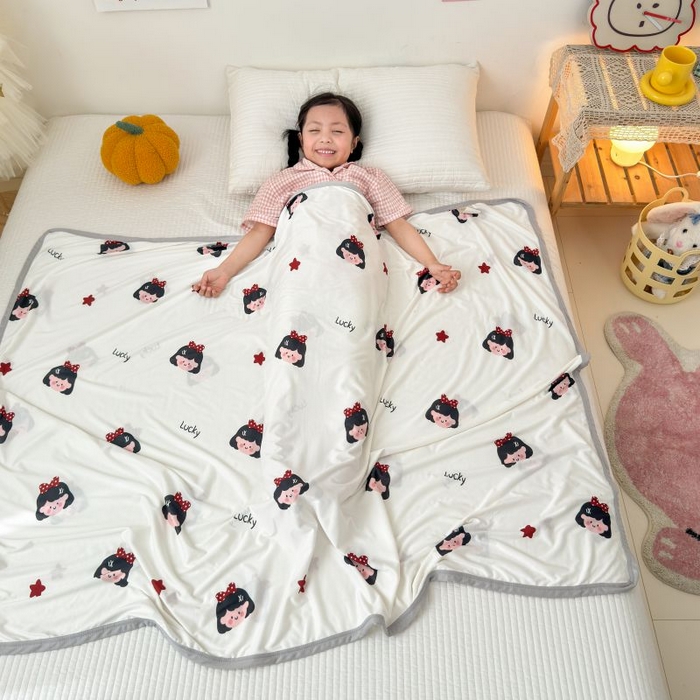 91家纺网 家纺一手货源 找家纺 星期八 2024新款舒适亲肤婴儿裸睡级卡通印花凉感毯 小女孩