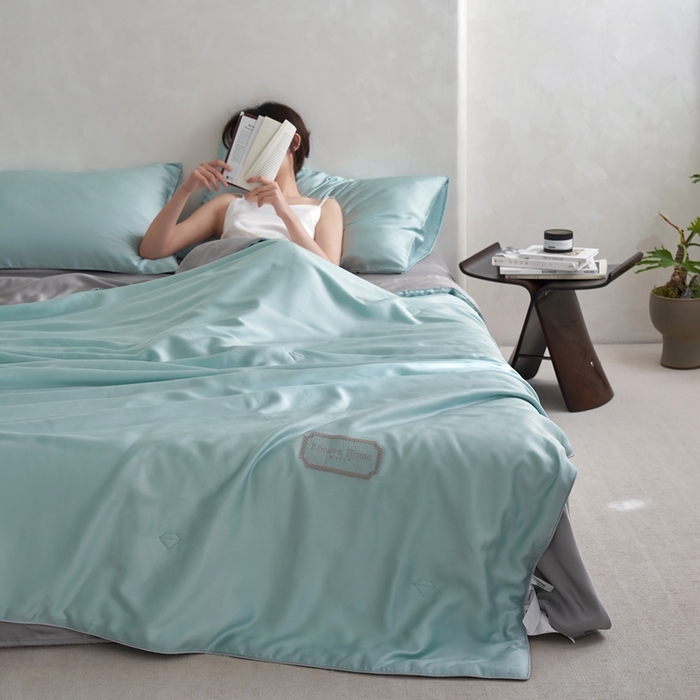 91家纺网 家纺一手货源 找家纺 丽笙 2024新款A类兰精天丝素色刺绣夏被被子被芯 莫兰迪松石绿