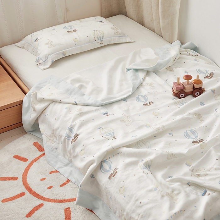 91家纺网 家纺一手货源 找家纺 荷马之梦 2024新款天竹系列—A类竹纤维四层纱儿童盖毯夏被 夏凉被 被子被芯 梦之奇遇