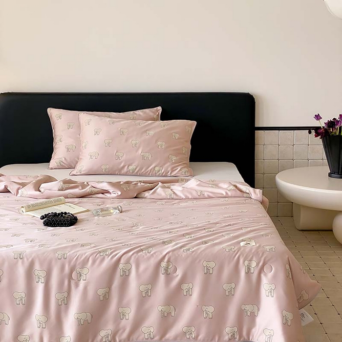 91家纺网 家纺一手货源 找家纺 汇庭 2024新款雅棉天丝可机洗夏被棚拍 多多象粉