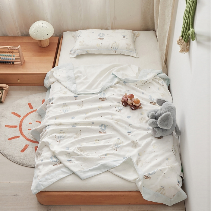 91家纺网 家纺一手货源 找家纺 荷马之梦 2024新款天竹系列—A类竹纤维四层纱儿童盖毯夏被 夏凉被 被子被芯 梦之奇遇