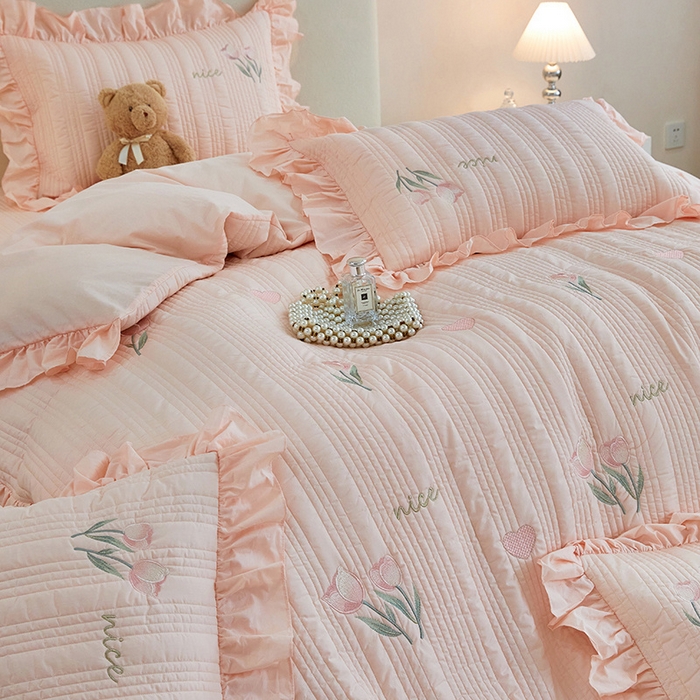 91家纺网 家纺一手货源 找家纺 OL家纺 2024新款水洗全棉被套刺绣床盖夹棉三件套四件套 郁金香-公主粉