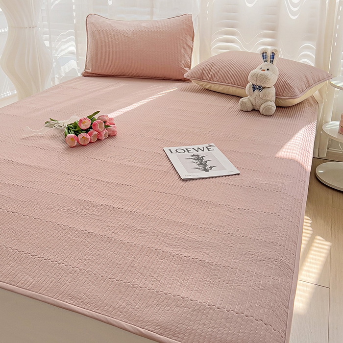 91家纺网 家纺一手货源 找家纺 羽爱2024新款全棉直角纯色床盖床垫 豆沙