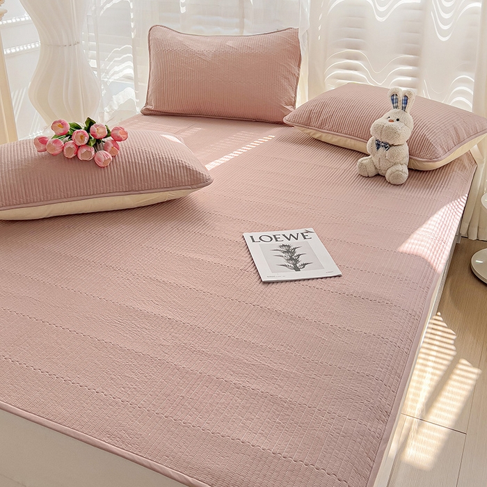 91家纺网 家纺一手货源 找家纺 羽爱2024新款全棉直角纯色床盖床垫 豆沙