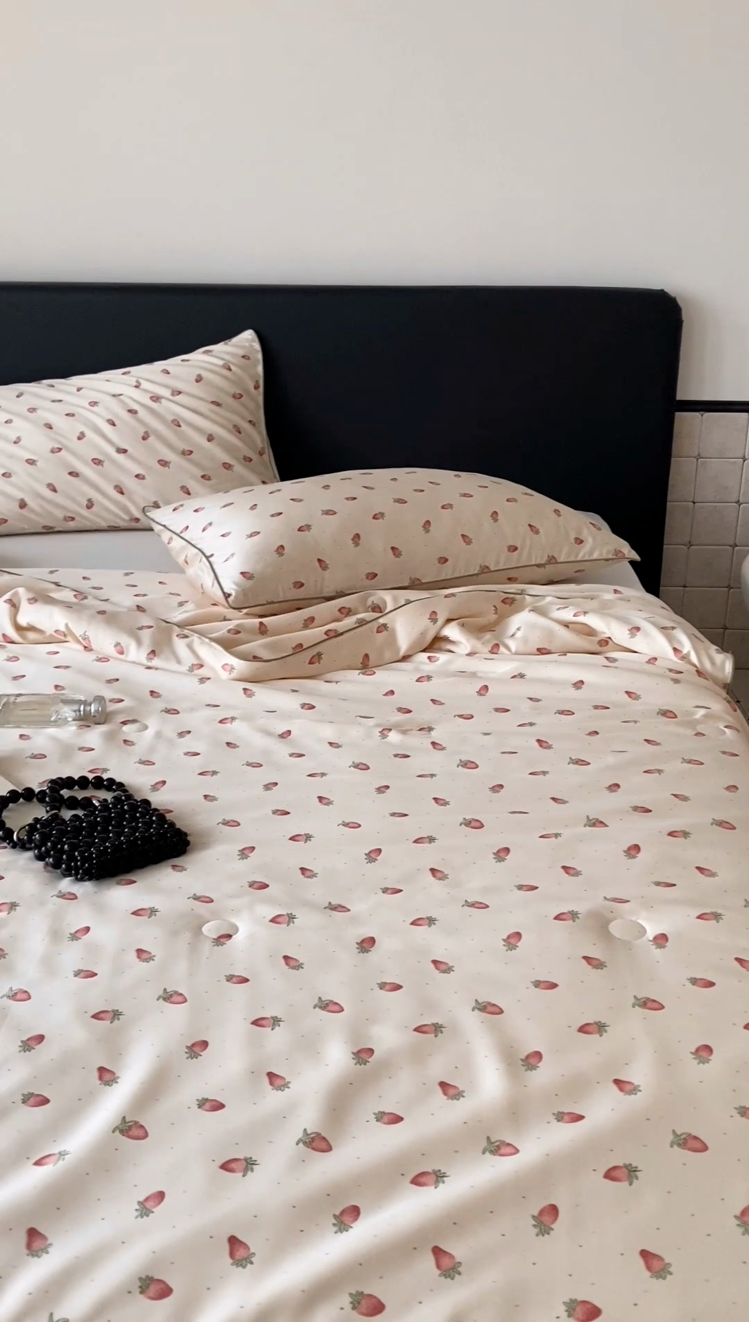 91家纺网 家纺一手货源 找家纺 汇庭 2024新款雅棉天丝可机洗夏被棚拍 草莓多多