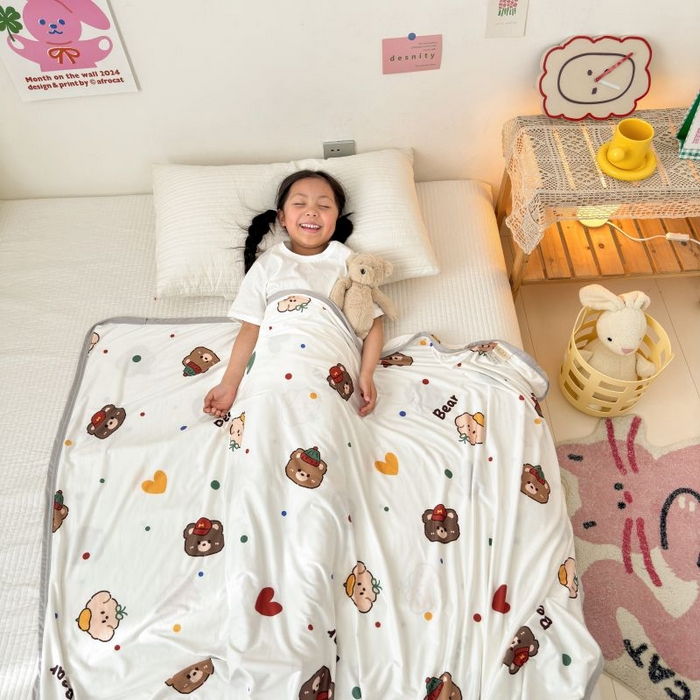 91家纺网 家纺一手货源 找家纺 星期八 2024新款舒适亲肤婴儿裸睡级卡通印花凉感毯 爱心熊