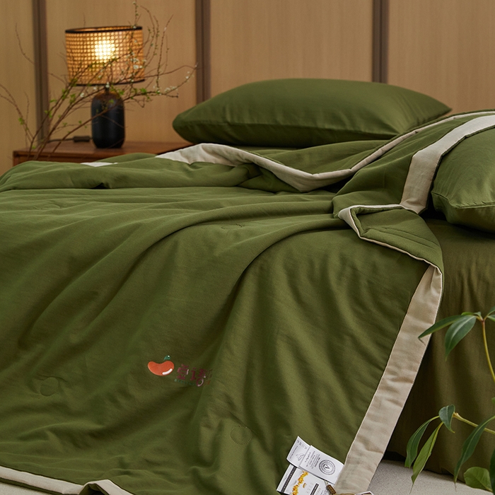 91家纺网 家纺一手货源 找家纺 梦享生活家居 2024新款A类双层纱全棉提花大豆夏被 橄榄绿