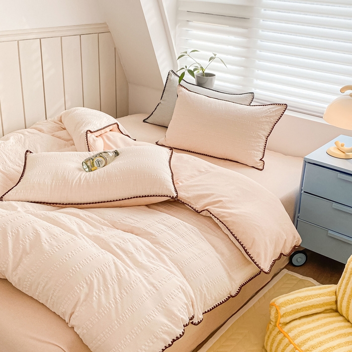 91家纺网 家纺一手货源 找家纺 （总）羋多家纺 2024新款麻绳边纯色雨泡泡棉泡泡纱双层纱夏被四件套系列