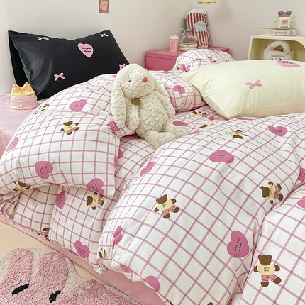 91家纺网 家纺一手货源 找家纺 花漾 2024新款ins毛巾绣小清新多巴胺田园风13372全棉纯棉四件套 爱心熊