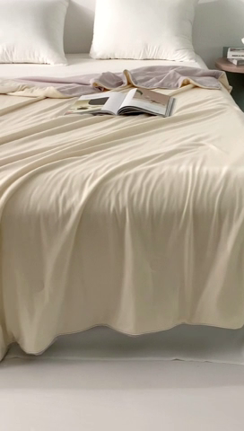 91家纺网 家纺一手货源 找家纺 梦可莱家居 2025新款抗菌凉感丝夏被 米色