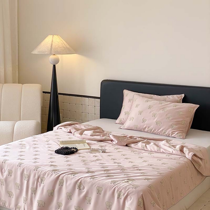 91家纺网 家纺一手货源 找家纺 汇庭 2024新款雅棉天丝可机洗夏被棚拍 多多象粉