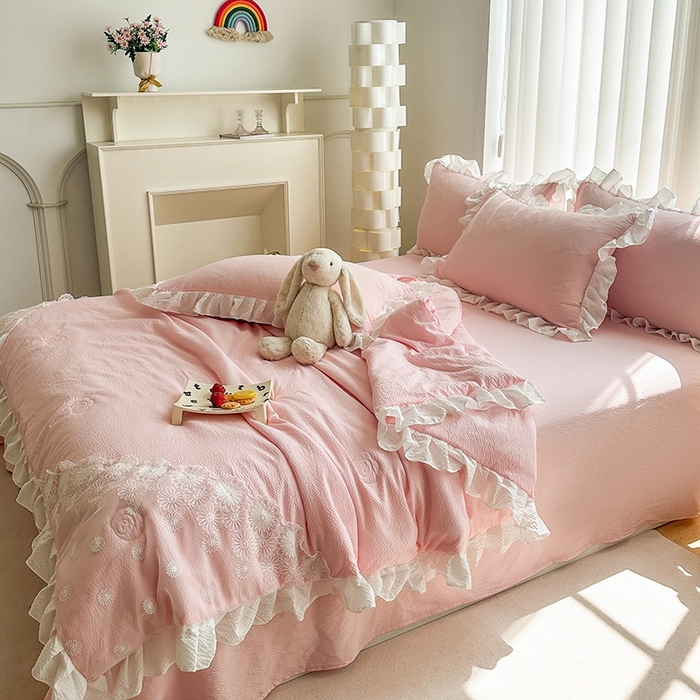 91家纺网 家纺一手货源 找家纺 唐人居 2025新款韩版花边泡泡纱夏被四件套--简爱  简爱 玉