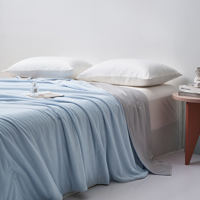 91家纺网 家纺一手货源 找家纺 梦可莱家居 2025新款抗菌凉感丝夏被 银河蓝