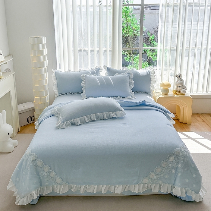 91家纺网 家纺一手货源 找家纺 唐人居 2025新款韩版花边泡泡纱夏被四件套--简爱  简爱 蓝