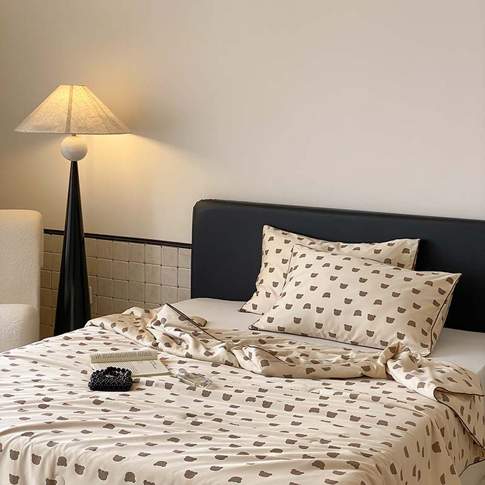 91家纺网 家纺一手货源 找家纺 汇庭 2024新款雅棉天丝可机洗夏被棚拍 摩卡小熊