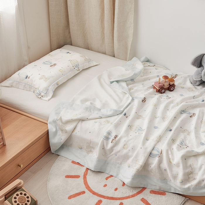 91家纺网 家纺一手货源 找家纺 荷马之梦 2024新款天竹系列—A类竹纤维四层纱儿童盖毯夏被 夏凉被 被子被芯 梦之奇遇