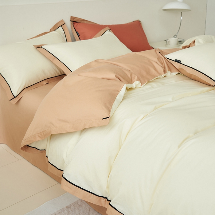 91家纺网 家纺一手货源 找家纺 小懒猪 2024新款全棉斜纹精梳棉双拼色拼角包边款四件套 拼角奶昔白-茶棕