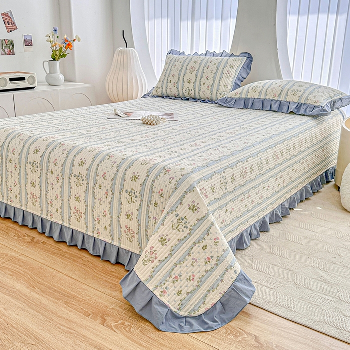 91家纺网 家纺一手货源 找家纺  岚吉 2025新款40支133*72全棉斜纹夹棉绗缝小花边床盖田园小花