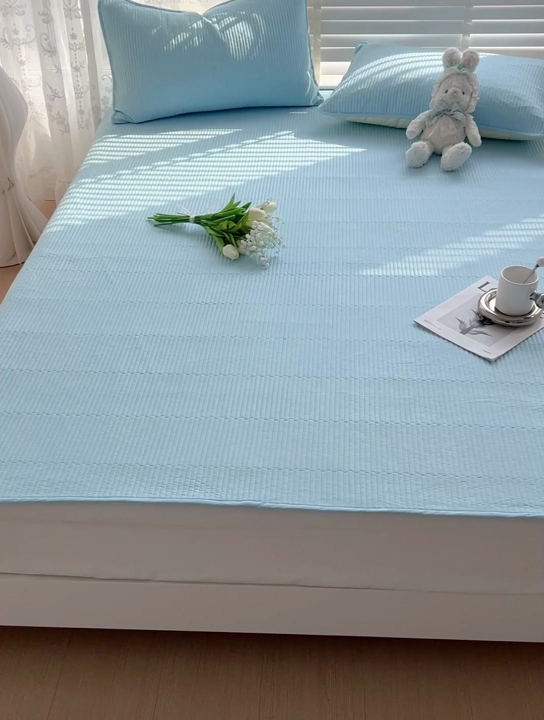 91家纺网 家纺一手货源 找家纺 羽爱2024新款全棉直角纯色床盖床垫 天蓝