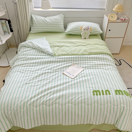 91家纺网 家纺一手货源 找家纺 （总）子钦家纺 2024新款水洗棉毛巾绣夏被夏被四件套时尚条纹系列